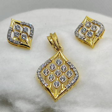 14K Gold Dazzling Diamond Pendant Set by Shri Datta Jewel
